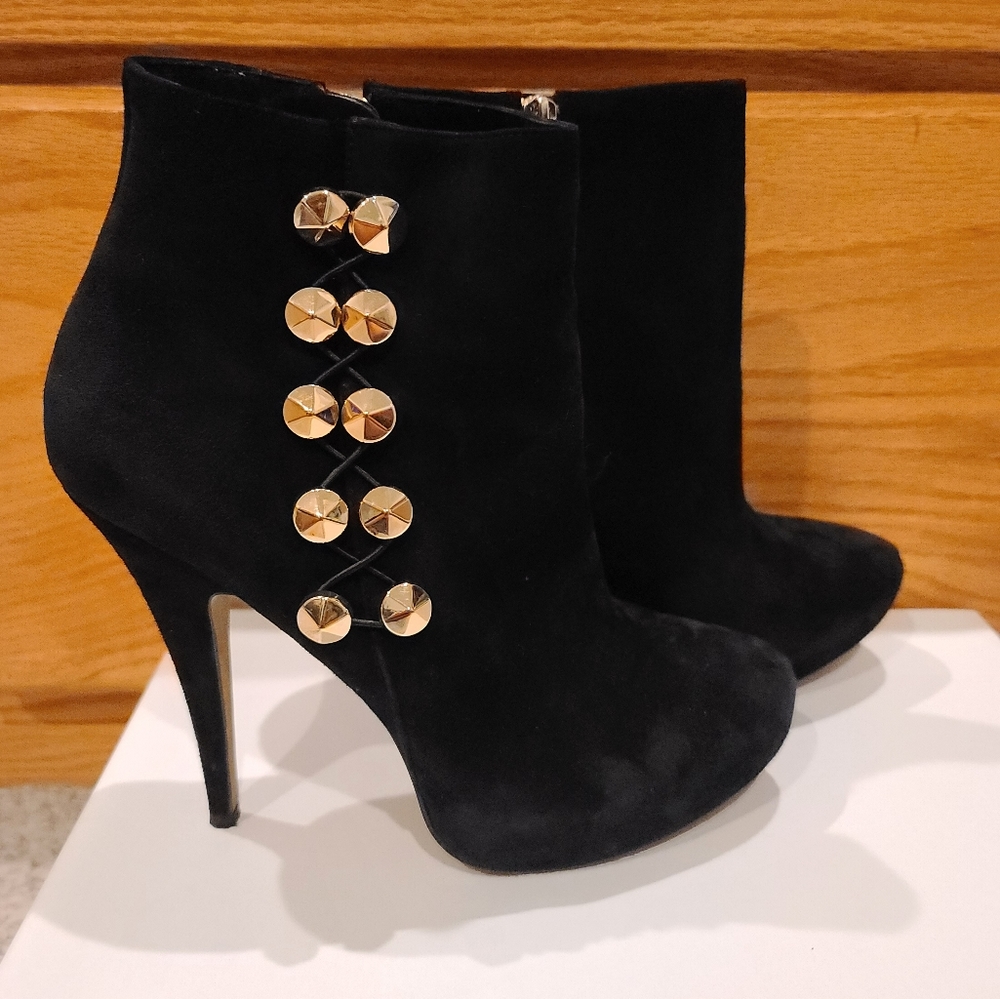 Black suede 5" platform boots